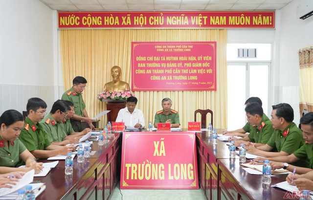 Công an TP. Cần Thơ: Kiểm tra toàn diện tại Công an xã Trường Long- Ảnh 1.