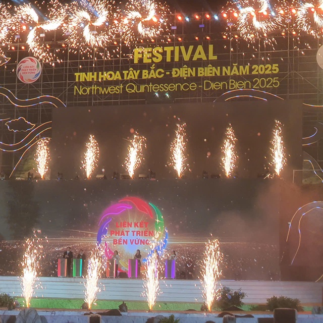 Khai mạc Festival Tinh hoa Tây Bắc - Điện Biên năm 2025- Ảnh 9. Khai mạc Festival Tinh hoa Tây Bắc - Điện Biên năm 2025- Ảnh 9.