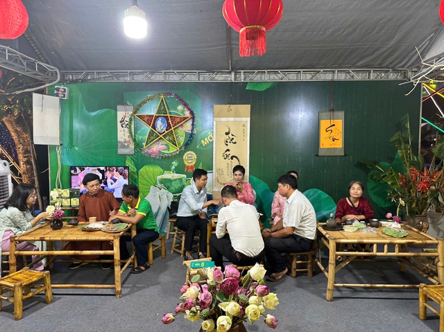 Trải nghiệm 80 gian hàng đa sắc màu tại Lễ hội Đồ uống Hà Nội 2025- Ảnh 2. Trải nghiệm 80 gian hàng đa sắc màu tại Lễ hội Đồ uống Hà Nội 2025- Ảnh 2.