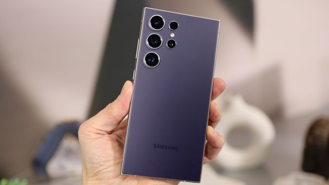 Điện thoại cao cấp Samsung giá đang "chạm đáy" nên mua nhất lúc này: Mạnh như S25 Ultra, rẻ hẳn 5 triệu- Ảnh 1.