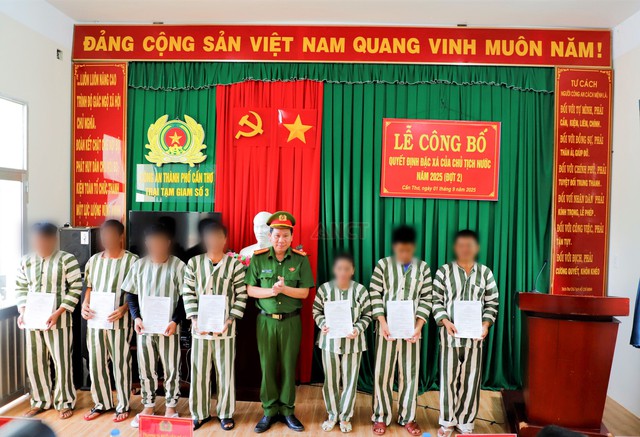 TP Cần Thơ: 46 phạm nhân được hưởng đặc xá dịp Quốc khánh 2/9- Ảnh 4. TP Cần Thơ: 46 phạm nhân được hưởng đặc xá dịp Quốc khánh 2/9- Ảnh 4.