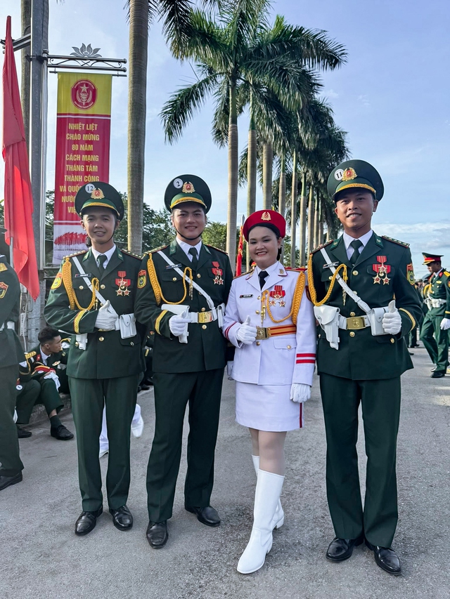 BĐBP TP Cần Thơ tổ chức cho cán bộ, chiến sĩ theo dõi Lễ kỷ niệm 80 năm Cách mạng Tháng Tám và Quốc khánh 2/9- Ảnh 2. BĐBP TP Cần Thơ tổ chức cho cán bộ, chiến sĩ theo dõi Lễ kỷ niệm 80 năm Cách mạng Tháng Tám và Quốc khánh 2/9- Ảnh 2.