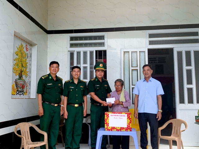 BĐBP TP Cần Thơ tổ chức nhiều hoạt động ý nghĩa nhân dịp Quốc khánh 2/9- Ảnh 3. BĐBP TP Cần Thơ tổ chức nhiều hoạt động ý nghĩa nhân dịp Quốc khánh 2/9- Ảnh 3.