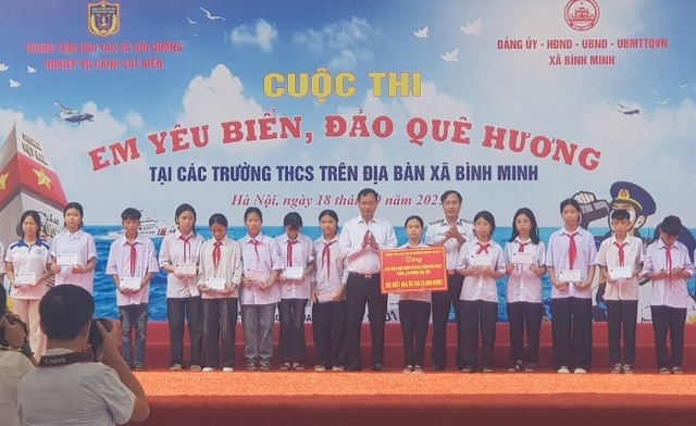 Sôi nổi Cuộc thi “Em yêu biển, đảo quê hương” tại các trường THCS trên địa bàn xã Bình Minh- Ảnh 1.