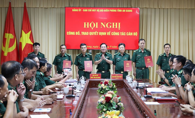 BĐBP tỉnh An Giang: Trao quyết định về công tác cán bộ- Ảnh 1.