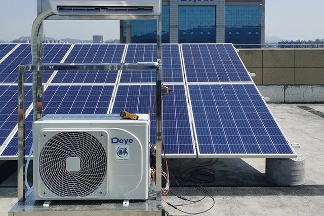 Không muốn tốn quá 10 triệu đồng, một gia đình lắp điện mặt trời mái nhà được không?- Ảnh 2. Không muốn tốn quá 10 triệu đồng, một gia đình lắp điện mặt trời mái nhà được không?- Ảnh 2.