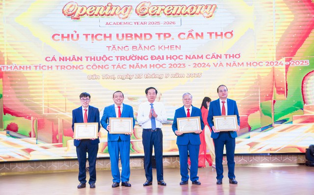 Trường Đại học Nam Cần Thơ khai giảng năm học 2025-2026- Ảnh 2.