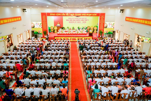 Khai mạc phiên trù bị Đại hội đại biểu Đảng bộ TP Cần Thơ lần thứ I, nhiệm kỳ 2025-2030- Ảnh 1.