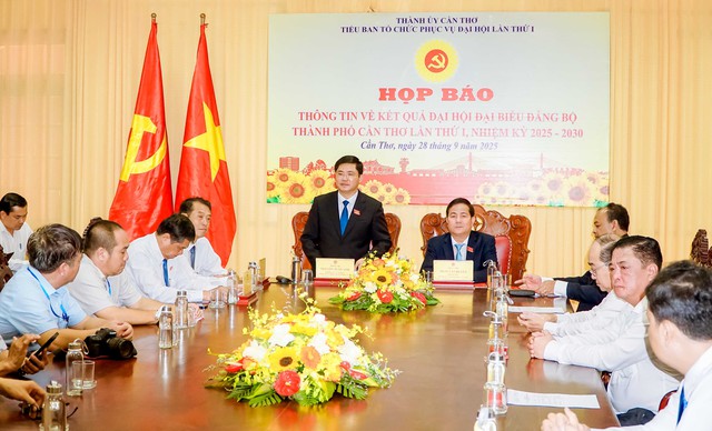 Họp báo thông tin kết quả Đại hội đại biểu Đảng bộ TP Cần Thơ lần thứ I, nhiệm kỳ 2025 - 2030- Ảnh 4. Họp báo thông tin kết quả Đại hội đại biểu Đảng bộ TP Cần Thơ lần thứ I, nhiệm kỳ 2025 - 2030- Ảnh 4.