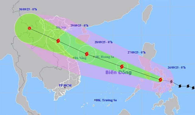 Hà Nội tập trung ứng phó bão số 10 và mưa lũ- Ảnh 1.