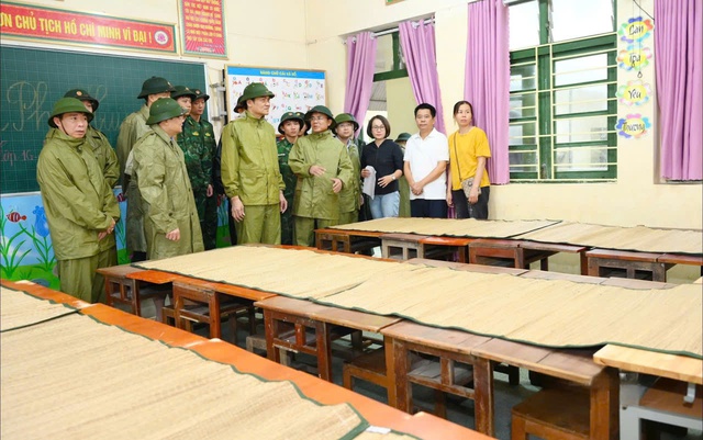 Nghệ An: Kiểm tra thực tế công tác ứng phó với cơn bão Bualoi- Ảnh 2. Nghệ An: Kiểm tra thực tế công tác ứng phó với cơn bão Bualoi- Ảnh 2.