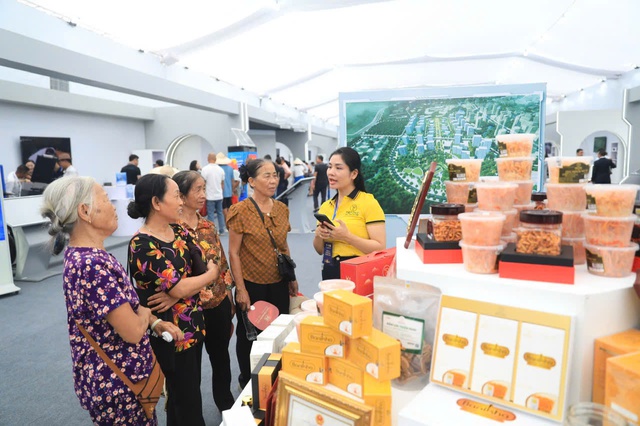 Động lực tạo đà phát triển ngành bán lẻ những tháng cuối năm- Ảnh 1.