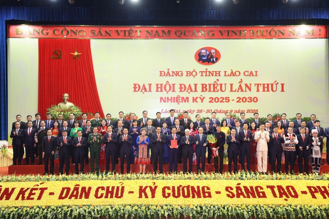 Khai mạc Đại hội đại biểu Đảng bộ tỉnh Lào Cai lần thứ I, nhiệm kỳ 2025-2030- Ảnh 5.
