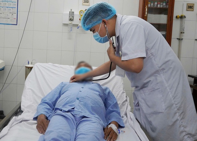 Cần Thơ: Nội soi lấy hạt sapôchê bỏ quên hơn 10 năm trong phế quản- Ảnh 2.