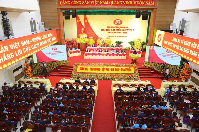 450 đại biểu dự Đại hội đại biểu Đảng bộ tỉnh Đồng Nai lần thứ I, nhiệm kỳ 2025-2030- Ảnh 1.