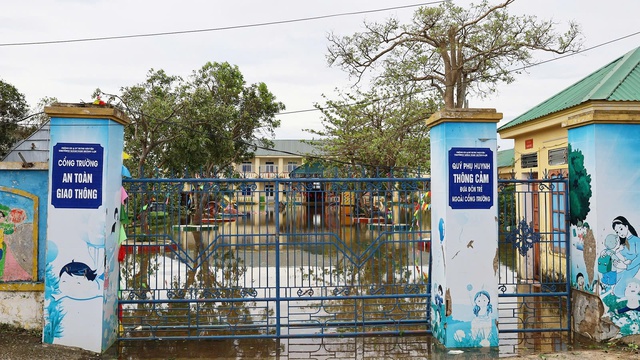 Nhiều trường học ở Nghệ An tan hoang sau bão- Ảnh 3.