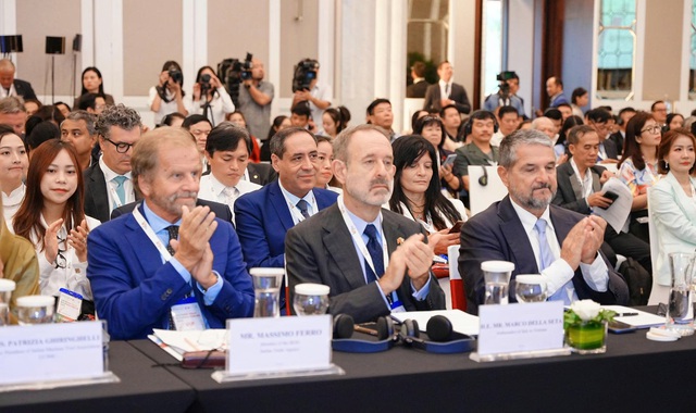 Gần 300 doanh nghiệp tham gia “Diễn đàn doanh nghiệp Việt Nam - Italia 2025”- Ảnh 2. Gần 300 doanh nghiệp tham gia “Diễn đàn doanh nghiệp Việt Nam - Italia 2025”- Ảnh 2.