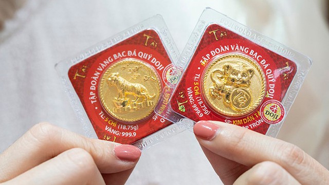 Giá vàng hôm nay 5/9: Chạm mốc "chưa từng có" - Ảnh 1. Giá vàng hôm nay 5/9: Chạm mốc "chưa từng có" - Ảnh 1.