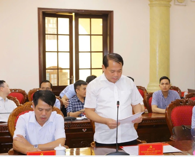 Thanh Hóa: Trao tặng Huy hiệu Đảng cho các đồng chí nguyên lãnh đạo tỉnh- Ảnh 1. Thanh Hóa: Trao tặng Huy hiệu Đảng cho các đồng chí nguyên lãnh đạo tỉnh- Ảnh 1.