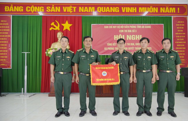 Ban Chỉ huy BĐBP tỉnh An Giang: Cụm thi đua số 3 tổng kết công tác thi đua- Ảnh 2. Ban Chỉ huy BĐBP tỉnh An Giang: Cụm thi đua số 3 tổng kết công tác thi đua- Ảnh 2.