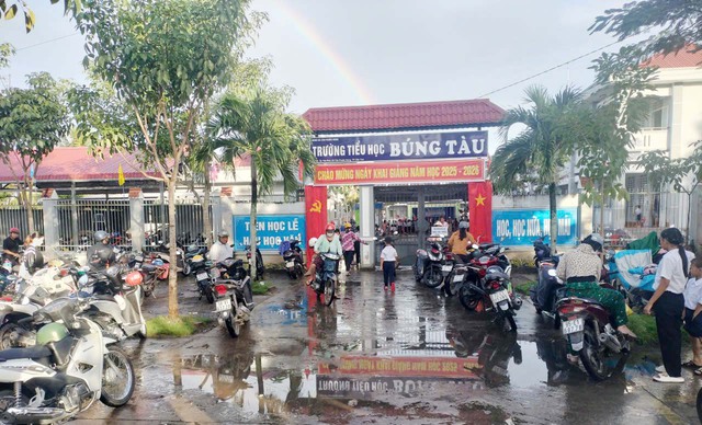 Cần Thơ: Trường Tiểu học Búng Tàu khai giảng năm học mới 2025-2026- Ảnh 1. Cần Thơ: Trường Tiểu học Búng Tàu khai giảng năm học mới 2025-2026- Ảnh 1.