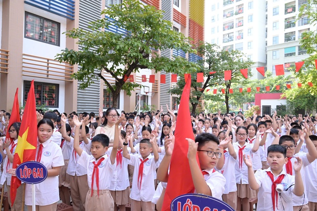 Lễ khai giảng đặc biệt kết nối cả nước tại “điểm cầu” Trường THCS Gia Quất- Ảnh 8. Lễ khai giảng đặc biệt kết nối cả nước tại “điểm cầu” Trường THCS Gia Quất- Ảnh 8.