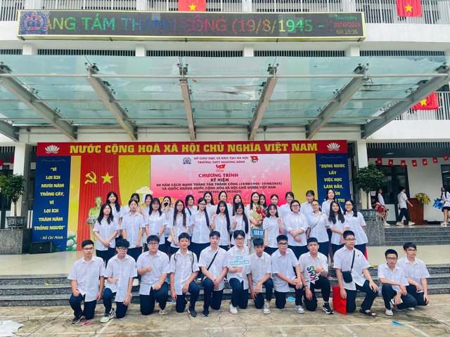 Trường THPT Khương Đình: Tưng bừng Lễ khai giảng năm học mới với nhiều kỳ vọng- Ảnh 4.