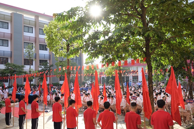Lễ khai giảng đặc biệt kết nối cả nước tại “điểm cầu” Trường THCS Gia Quất- Ảnh 6. Lễ khai giảng đặc biệt kết nối cả nước tại “điểm cầu” Trường THCS Gia Quất- Ảnh 6.