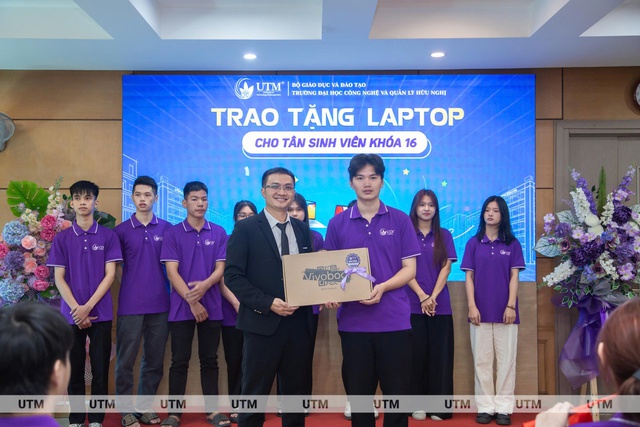 UTM khai giảng năm học mới: Khát vọng tri thức, đồng hành cùng sinh viên thời đại số- Ảnh 3. UTM khai giảng năm học mới: Khát vọng tri thức, đồng hành cùng sinh viên thời đại số- Ảnh 3.