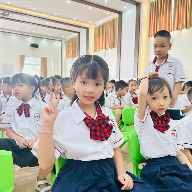 Thanh Hóa: Gần 1 triệu học sinh hân hoan trong ngày khai giảng- Ảnh 6. Thanh Hóa: Gần 1 triệu học sinh hân hoan trong ngày khai giảng- Ảnh 6.