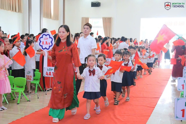 Thanh Hóa: Gần 1 triệu học sinh hân hoan trong ngày khai giảng- Ảnh 5. Thanh Hóa: Gần 1 triệu học sinh hân hoan trong ngày khai giảng- Ảnh 5.