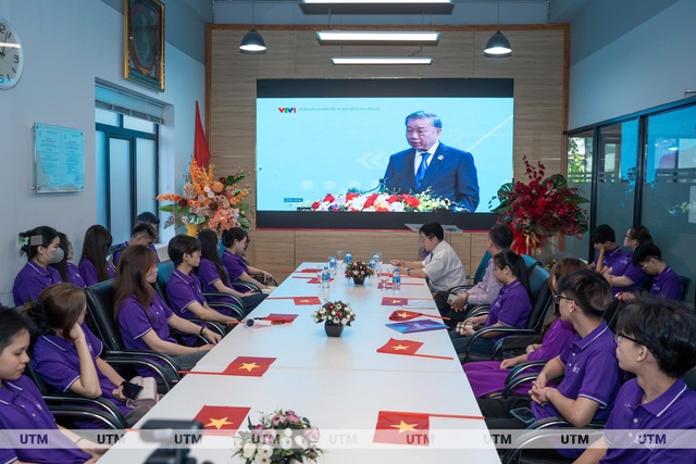 UTM khai giảng năm học mới: Khát vọng tri thức, đồng hành cùng sinh viên thời đại số- Ảnh 1. UTM khai giảng năm học mới: Khát vọng tri thức, đồng hành cùng sinh viên thời đại số- Ảnh 1.