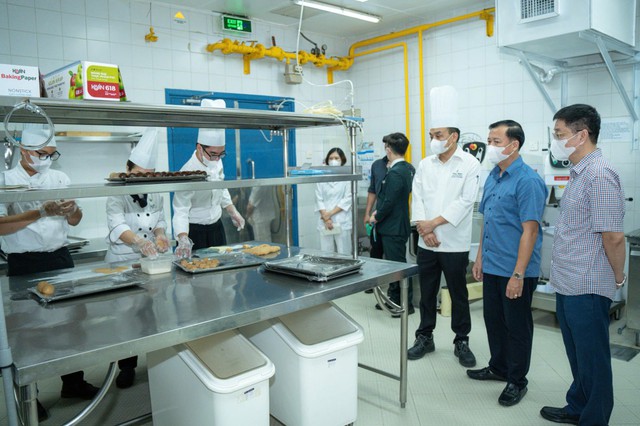 Hà Nội: Kiểm soát chất lượng bánh trung thu tại các khách sạn- Ảnh 1. Hà Nội: Kiểm soát chất lượng bánh trung thu tại các khách sạn- Ảnh 1.