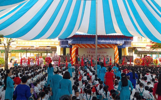 Thái Nguyên: Rộn ràng ngày khai trường năm học 2025 - 2026- Ảnh 1. Thái Nguyên: Rộn ràng ngày khai trường năm học 2025 - 2026- Ảnh 1.