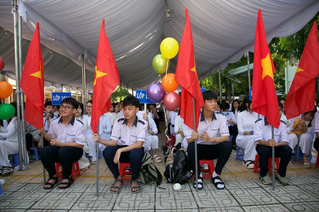 Đồng Nai: Học sinh phấn khởi bước vào năm học mới- Ảnh 3.