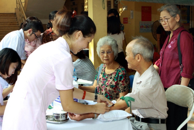 Hà Nội: Triển khai nhiều chương trình chăm sóc sức khỏe cho người cao tuổi- Ảnh 1. Hà Nội: Triển khai nhiều chương trình chăm sóc sức khỏe cho người cao tuổi- Ảnh 1.