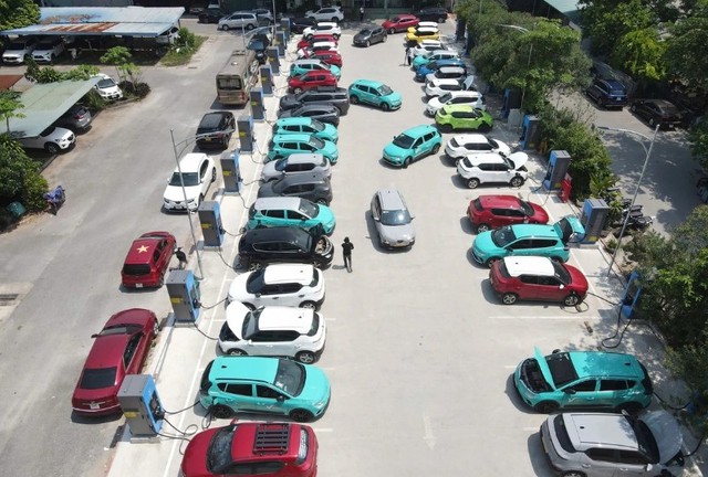 Thêm đơn vị thí điểm trạm sạc xe điện tại Hà Nội- Ảnh 1.