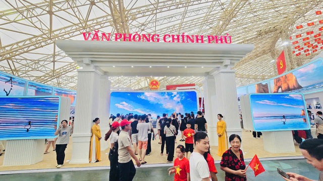Việt Nam đón 5,5 triệu lượt khách du lịch trong kỳ nghỉ lễ Quốc khánh 2/9- Ảnh 2. Việt Nam đón 5,5 triệu lượt khách du lịch trong kỳ nghỉ lễ Quốc khánh 2/9- Ảnh 2.