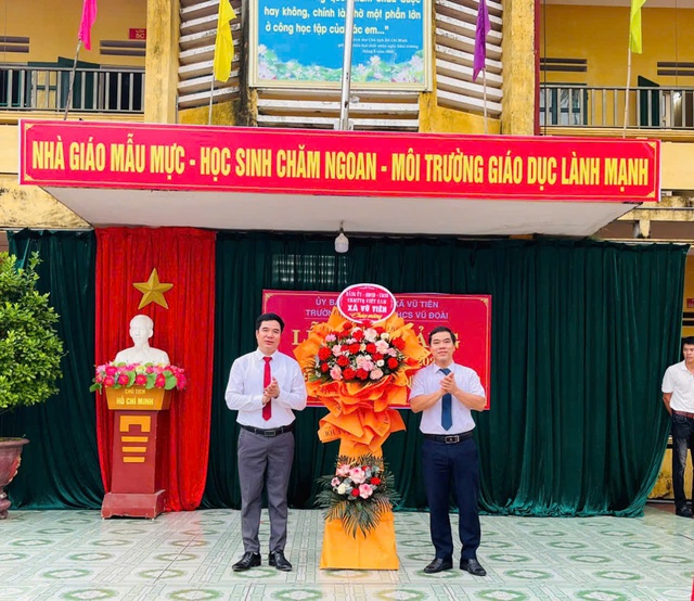 Trường Tiểu học & THCS Vũ Đoài long trọng tổ chức Lễ Khai giảng năm học 2025 - 2026- Ảnh 1. Trường Tiểu học & THCS Vũ Đoài long trọng tổ chức Lễ Khai giảng năm học 2025 - 2026- Ảnh 1.