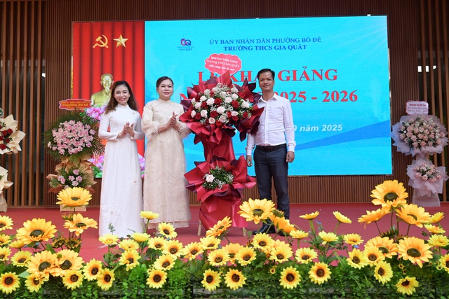 Lễ khai giảng đặc biệt kết nối cả nước tại “điểm cầu” Trường THCS Gia Quất- Ảnh 3.