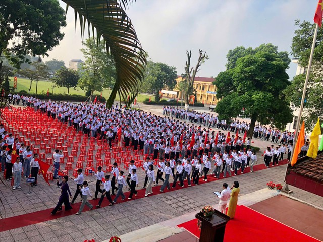 Trường THPT Vĩnh Chân: Tưng bừng Lễ khai giảng năm học 2025-2026- Ảnh 1.