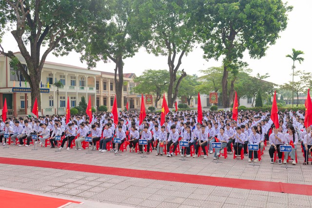 Trường THPT Vĩnh Chân: Tưng bừng Lễ khai giảng năm học 2025-2026- Ảnh 4.