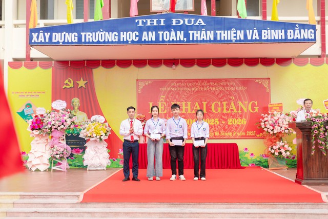Trường THPT Vĩnh Chân: Tưng bừng Lễ khai giảng năm học 2025-2026- Ảnh 6.