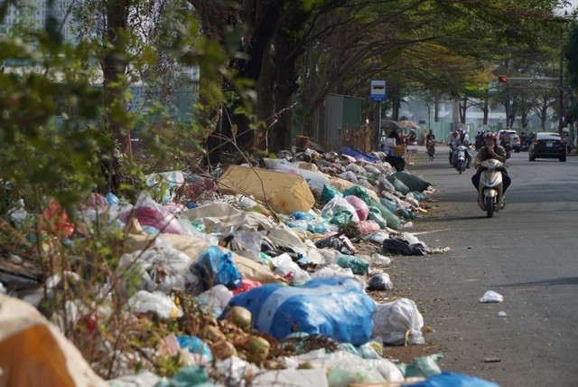 Nhiều nguyên nhân khiến công tác thu gom, phân loại rác thải gặp khó khăn- Ảnh 1.