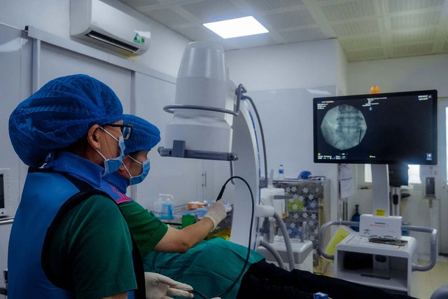 Bệnh viện ĐK Trung ương Cần Thơ triển khai thành công kỹ thuật áp đông thần kinh- Ảnh 1. Bệnh viện ĐK Trung ương Cần Thơ triển khai thành công kỹ thuật áp đông thần kinh- Ảnh 1.