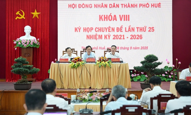 TP. Huế: Kỳ họp chuyên đề lần thứ 25, HĐND khóa VIII thông qua 22 nghị quyết quan trọng- Ảnh 1. TP. Huế: Kỳ họp chuyên đề lần thứ 25, HĐND khóa VIII thông qua 22 nghị quyết quan trọng- Ảnh 1.