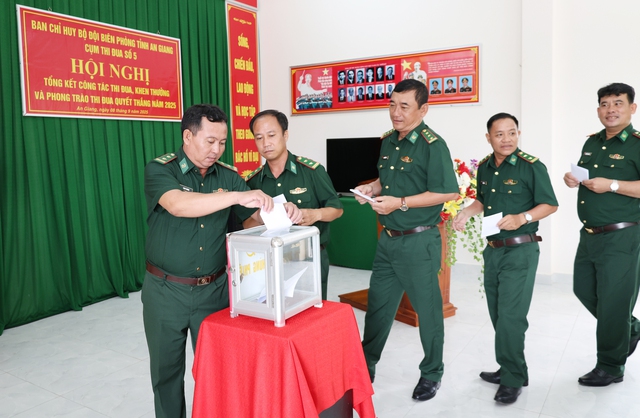 Ban Chỉ huy BĐBP An Giang: Cụm thi đua số 2 và 5 tổng kết công tác thi đua- Ảnh 2. Ban Chỉ huy BĐBP An Giang: Cụm thi đua số 2 và 5 tổng kết công tác thi đua- Ảnh 2.
