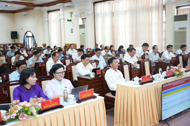 TP. Huế: Kỳ họp chuyên đề lần thứ 25, HĐND khóa VIII thông qua 22 nghị quyết quan trọng- Ảnh 2. TP. Huế: Kỳ họp chuyên đề lần thứ 25, HĐND khóa VIII thông qua 22 nghị quyết quan trọng- Ảnh 2.
