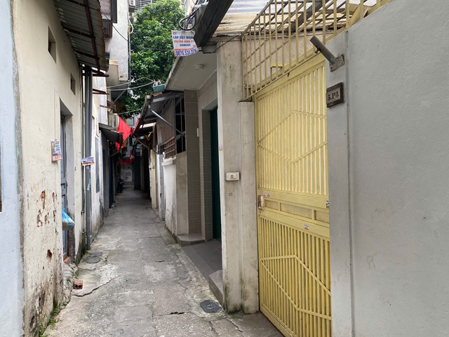 Nghịch lý nhà trong ngõ: Giá rao "leo thang", thanh khoản "tê liệt"- Ảnh 1. Nghịch lý nhà trong ngõ: Giá rao "leo thang", thanh khoản "tê liệt"- Ảnh 1.