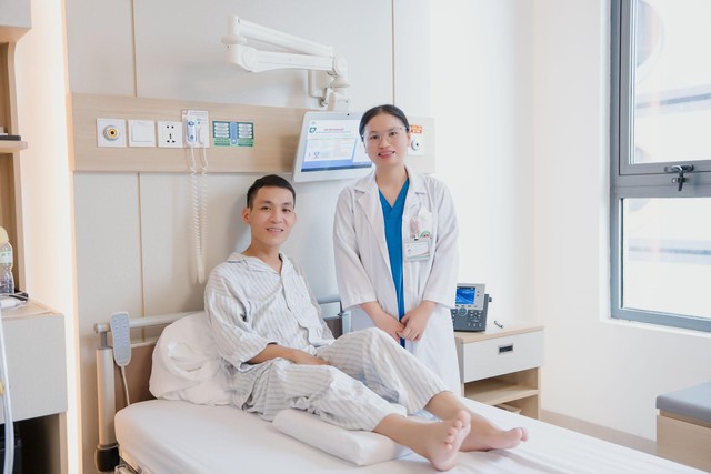 Mắc bệnh hiếm, người đàn ông 37 tuổi xương giòn, yếu như 80 tuổi- Ảnh 4. Mắc bệnh hiếm, người đàn ông 37 tuổi xương giòn, yếu như 80 tuổi- Ảnh 4.